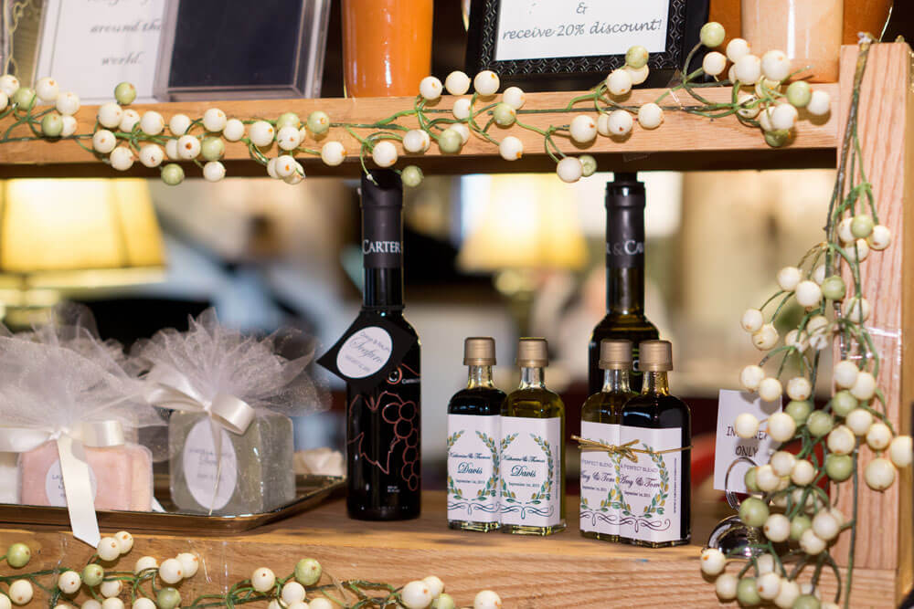 small oils customized wedding favors