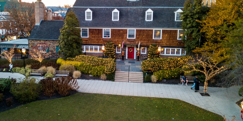 holiday decor exteriors of Nassau inn 