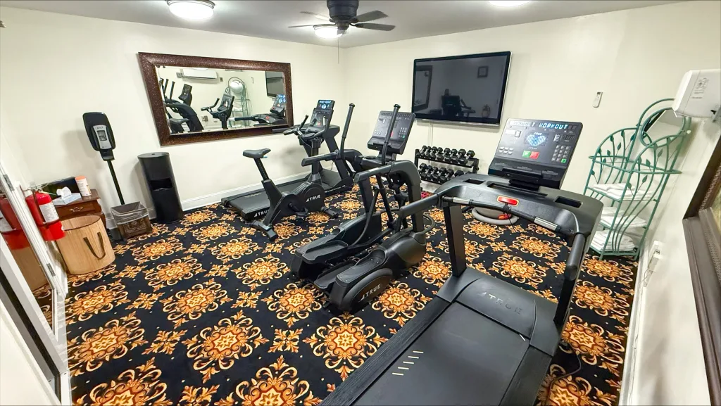fitness room (1)