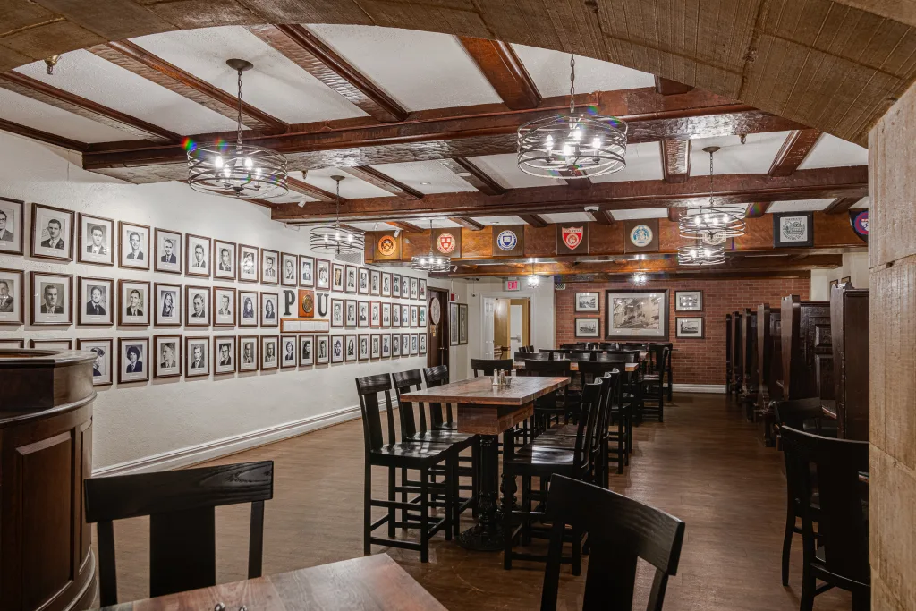 yankee doodle tap room inside